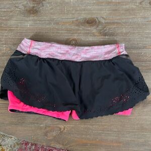 lululemon reversible pink and black short.